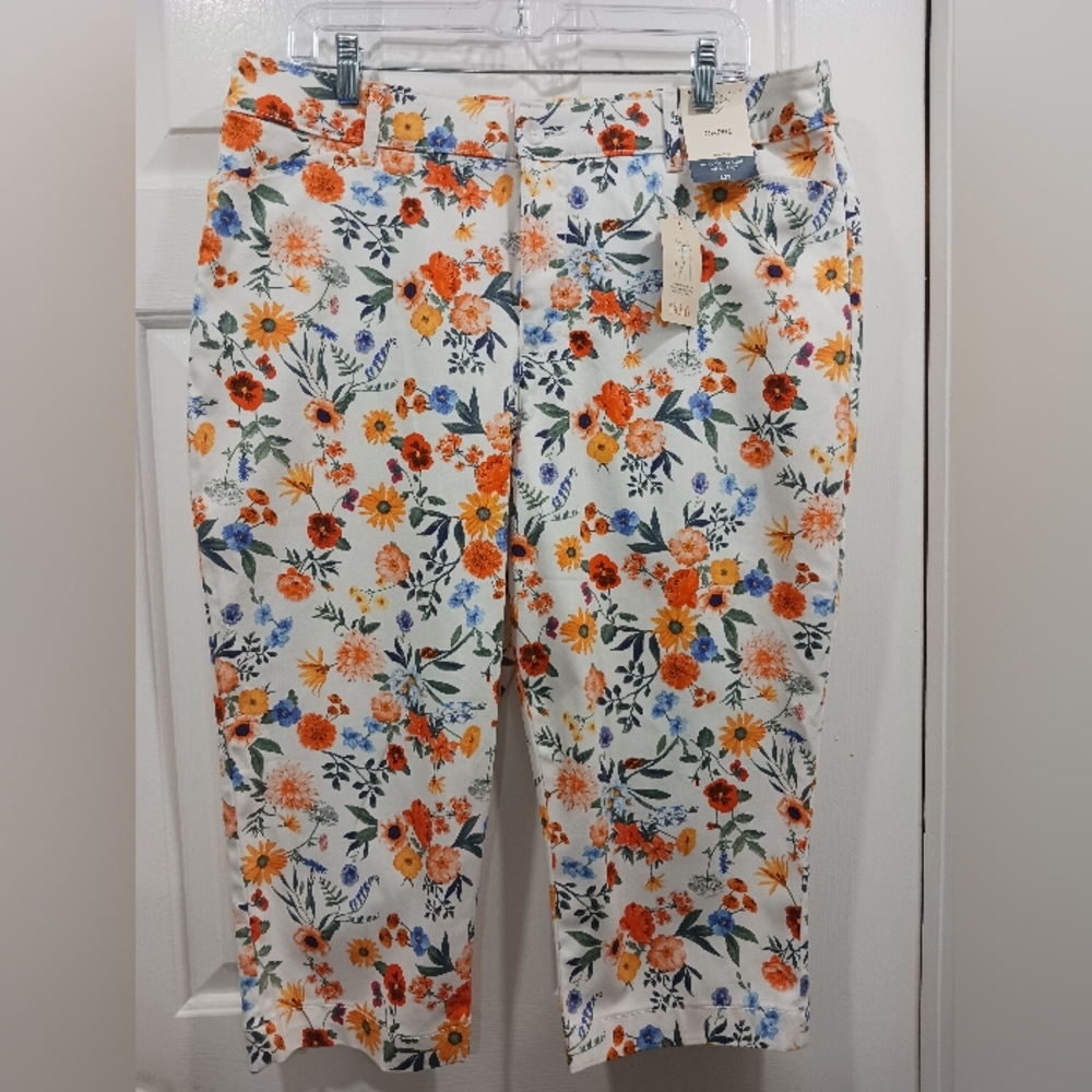St. John's Bay Secretly Slender Capri SZ 14 NWT